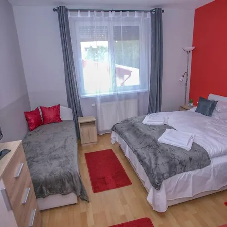 Aviator Motel Eger